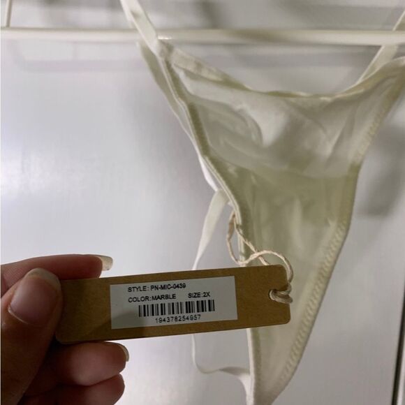 SKIMS NEW‎ 2X Marble White T-String Thong Panty - Picture 2 of 3